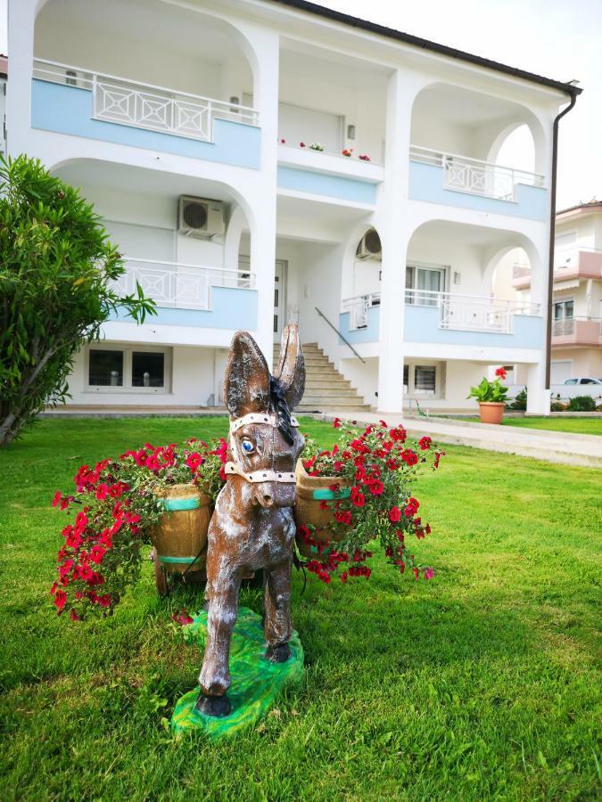 קראמוטי Susanna Apartments מראה חיצוני תמונה